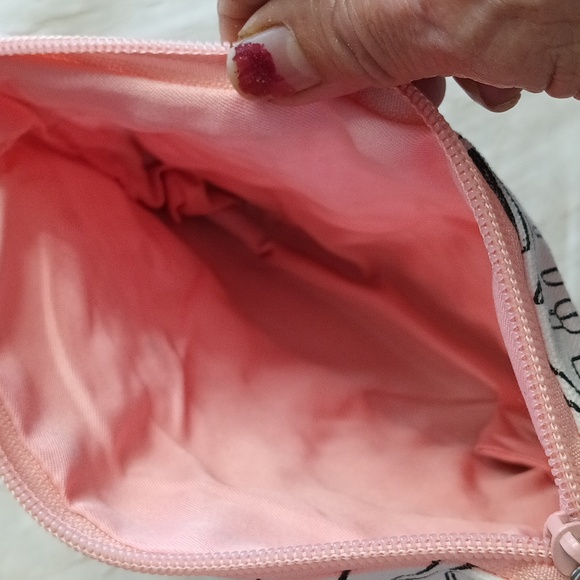 Makeup Pattern Clutch Makeup Black and White, Cosmetic Bags. - Picture 9 of 9